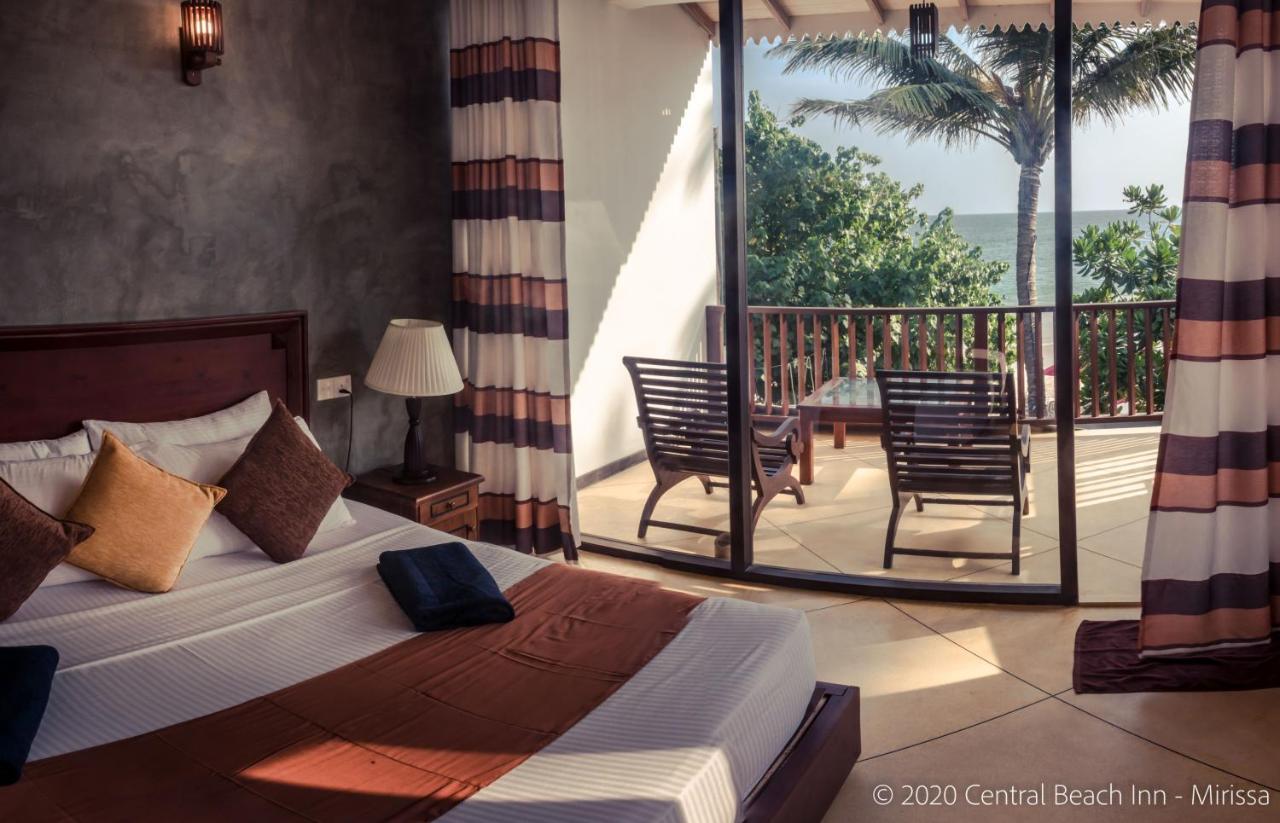 Central Beach Inn Mirissa Bagian luar foto