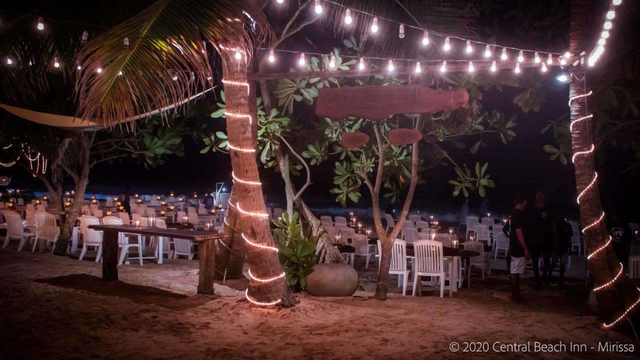 Central Beach Inn Mirissa Bagian luar foto