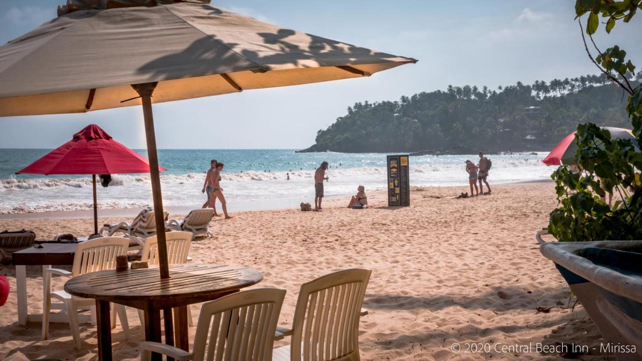 Central Beach Inn Mirissa Bagian luar foto