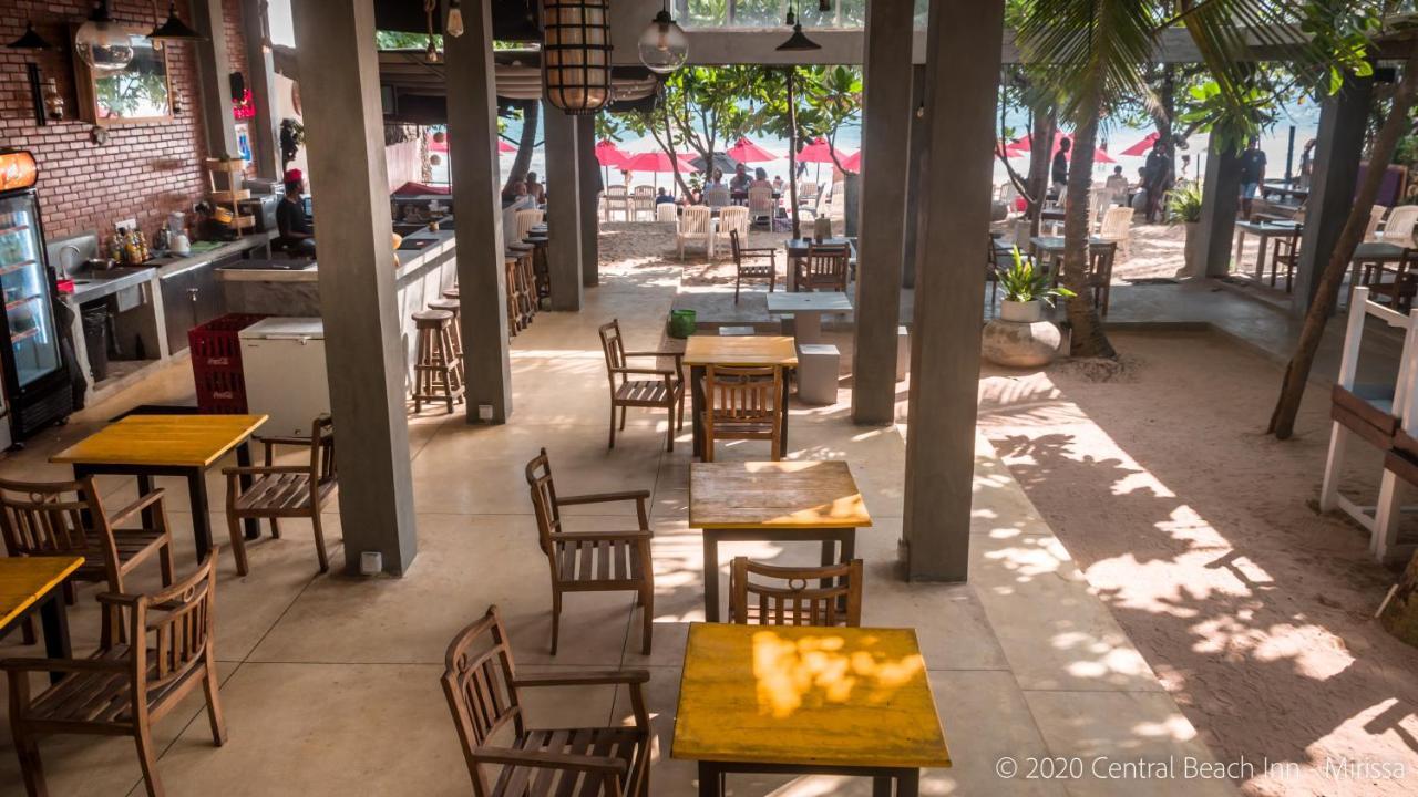 Central Beach Inn Mirissa Bagian luar foto