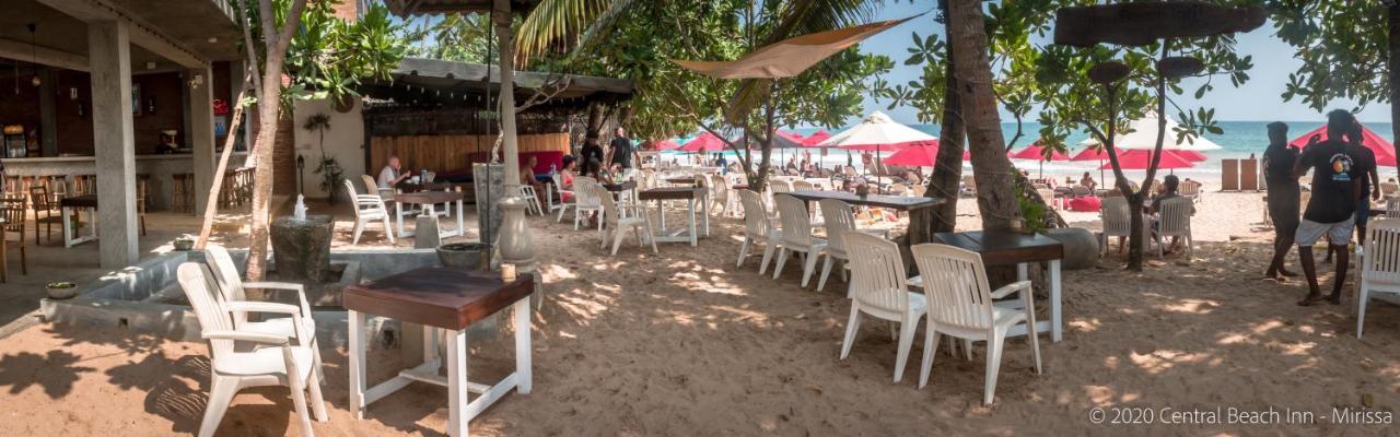 Central Beach Inn Mirissa Bagian luar foto