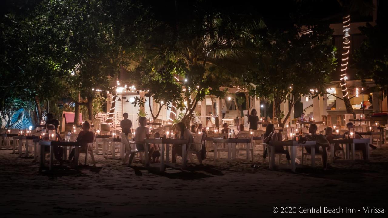 Central Beach Inn Mirissa Bagian luar foto